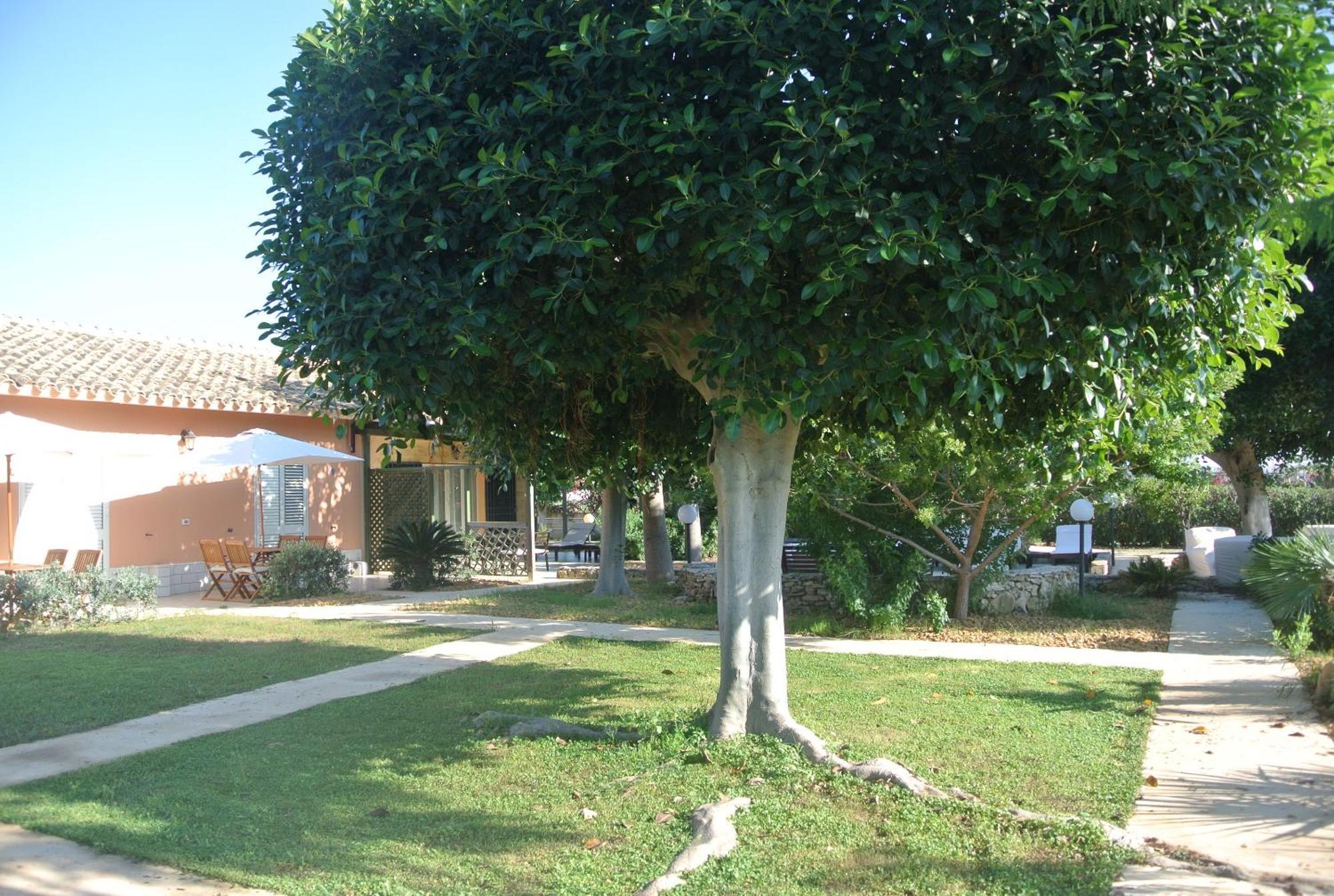 Villa Carlotta Resort San Leone Exterior photo